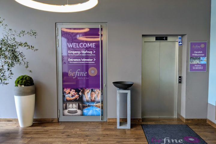 Eingang des befine spa chausseestraße